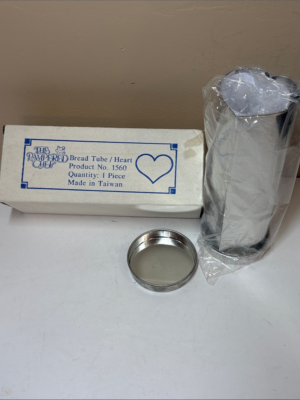 The Pampered Chef Valtrompia Heart Shaped Bread Tube; in Box, Never Used